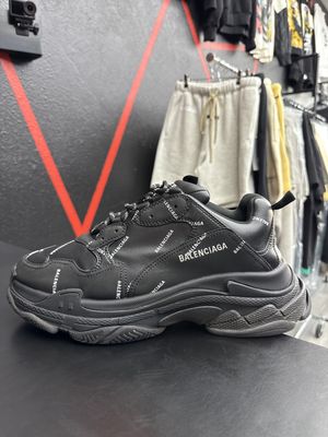 BALENCIAGA TRIPLE S “ALL OVER PRINT”  (SZ 13)  USED/NO BOX