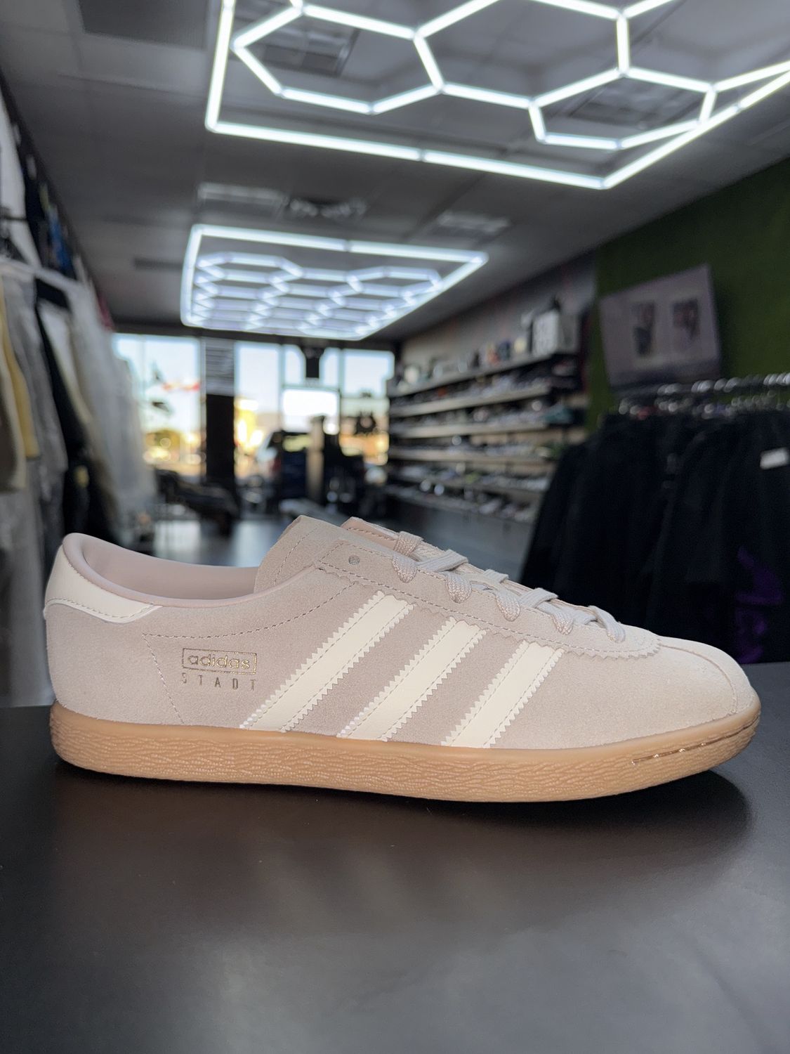 ADIDAS SHADT  “TAN”  (SZ 8.5w 7m)  NEW/DAMAGED BOX