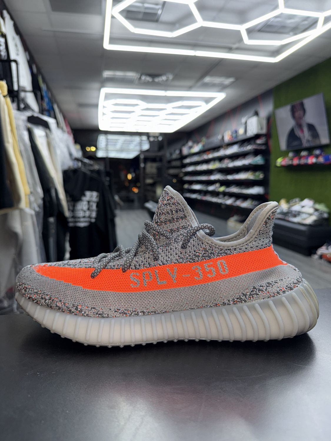YZY 350 V2 “CARBON BELUGA”  (SZ 10.5)  WORN 1x/OG ALL