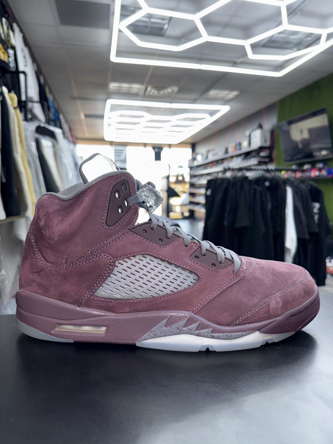 J5 “BURGUNDY”  (SZ 14)  USED/OG BOX