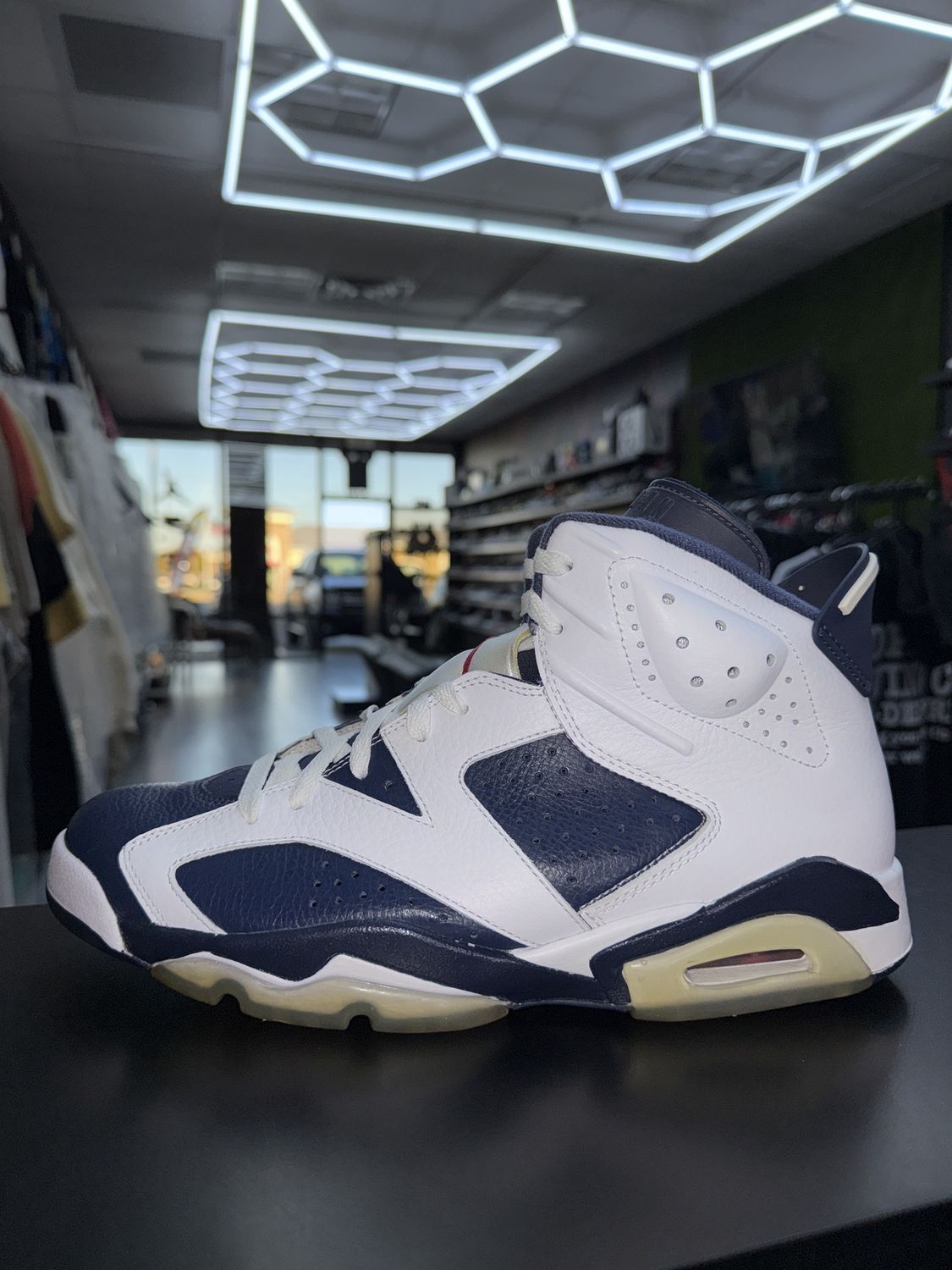 J6 “OLYMPIC/ 2012”  (SZ 11)  USED/NO BOX