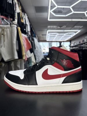 J1 MID “GYM RED/BLK/WHT”  (SZ 10)  USED/OG BOX