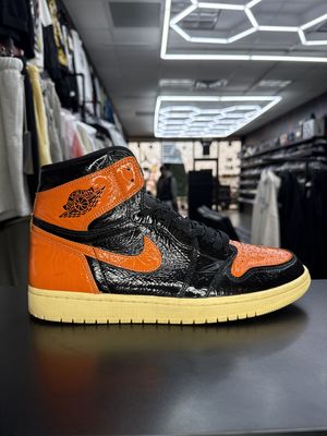 J1 “SHATTERED BACKBOARD 3.0”  (SZ 11)  USED/NO BOX