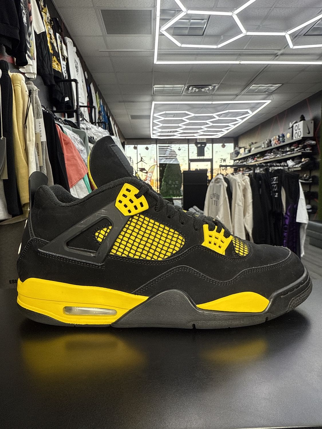 J4 “YLW THUNDER”  (SZ 13)  USED/NO BOX