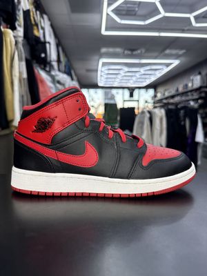 J1 MID “ALTERNATE BRED”  (SZ 5.5y)  USED/NO BOX