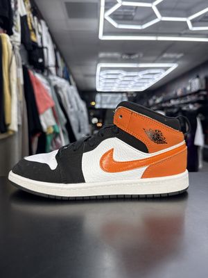 J1 MID “SHATTERED BACKBOARD”  (SZ 3y)  USED/NO BOX
