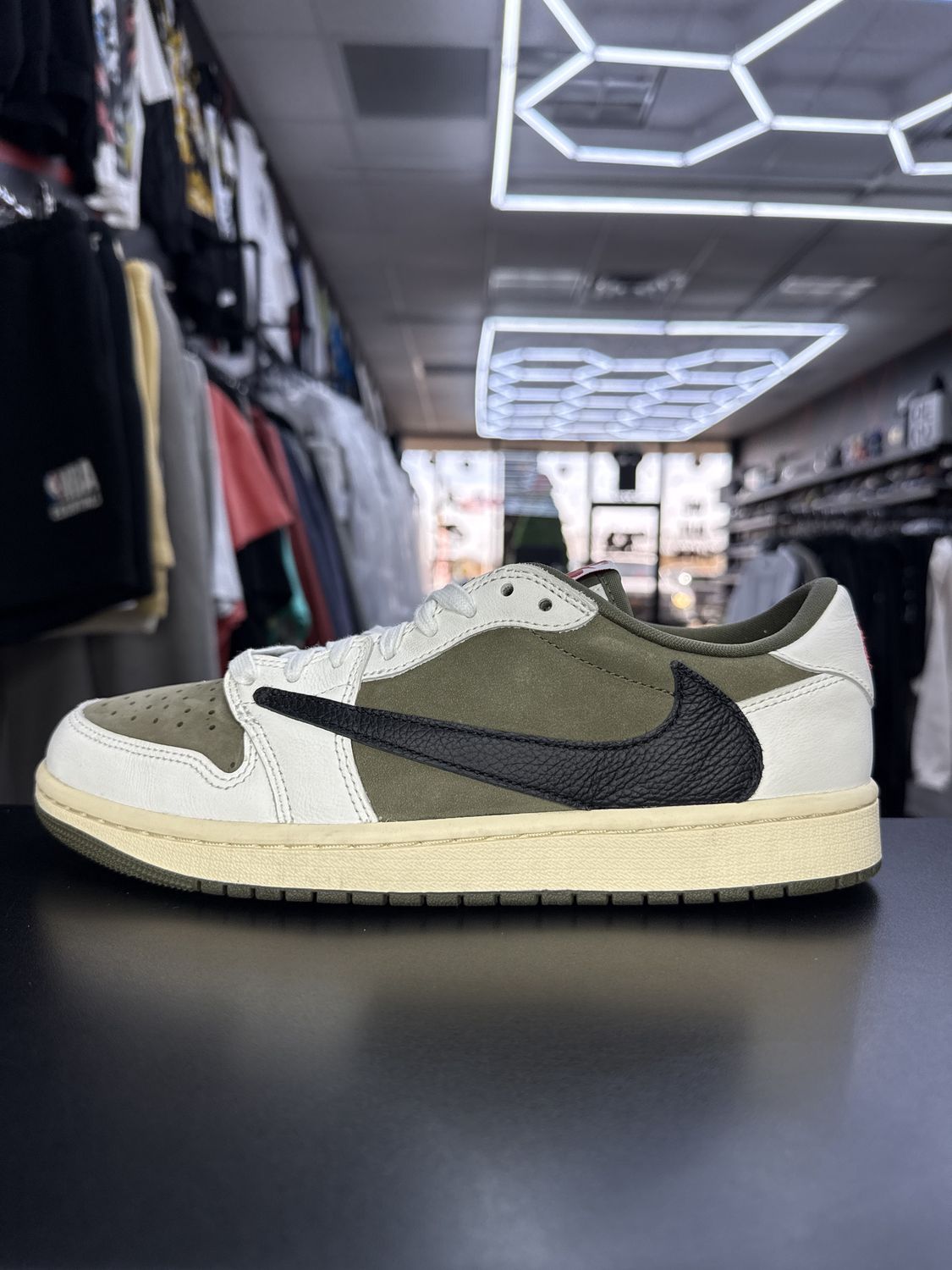 J1 LOW x TRAVIS SCOTT “MEDIUM OLIVE”  (SZ 9)  USED/OG ALL