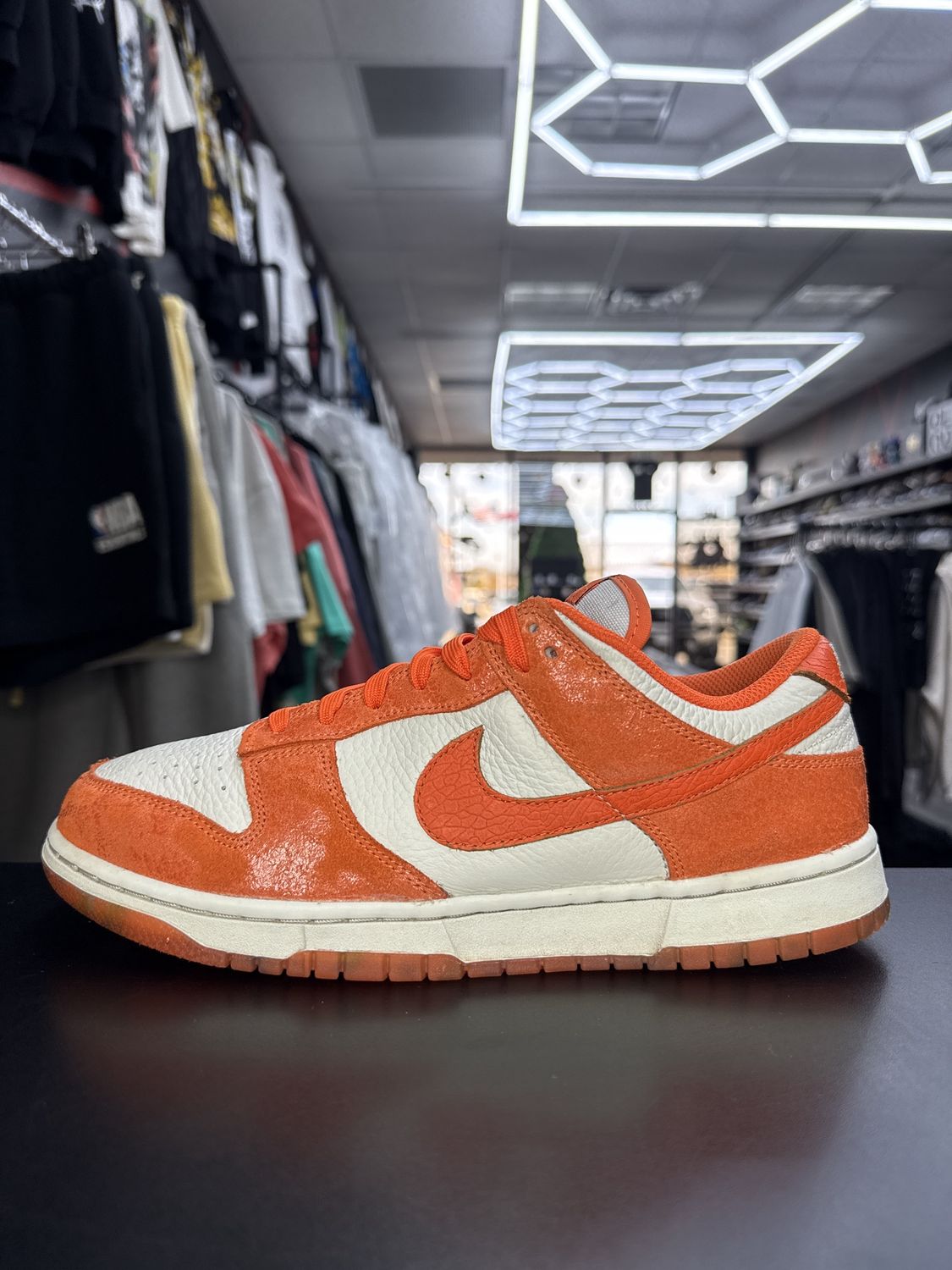 NIKE DUNK “CRACKED ORANGE”  (SZ 10.5w 9m)  USED/OG BOX