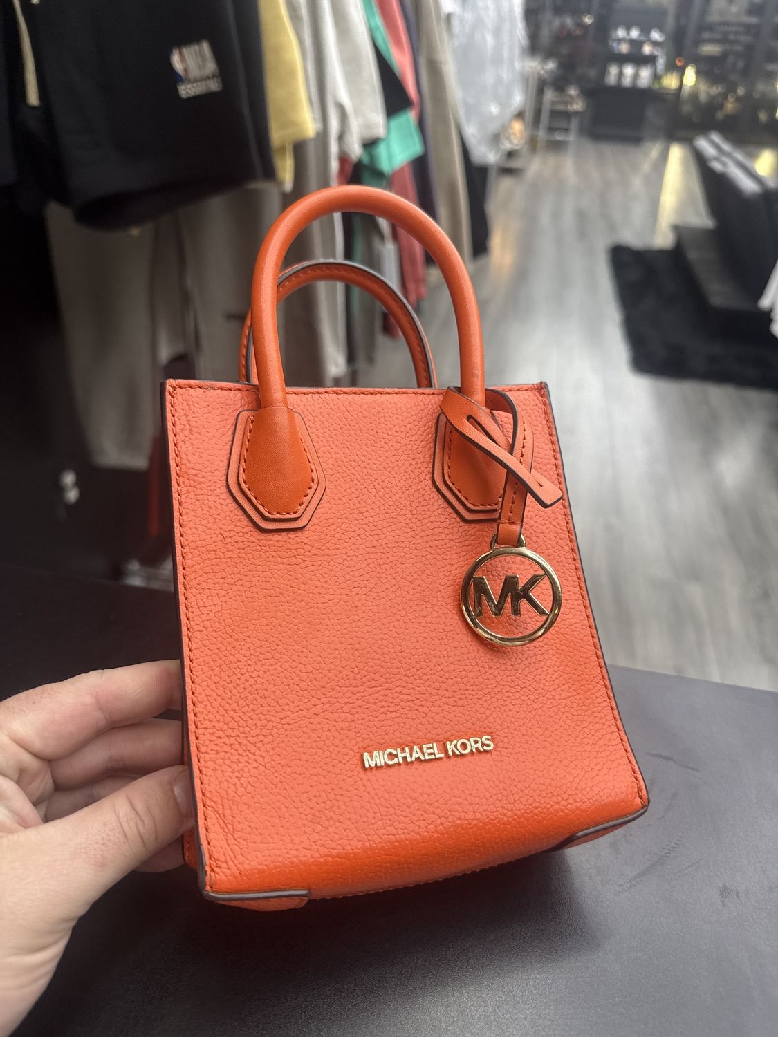 MICHAEL KORS CROSS BODY “ORANGE”  (PRE-OWNED)
