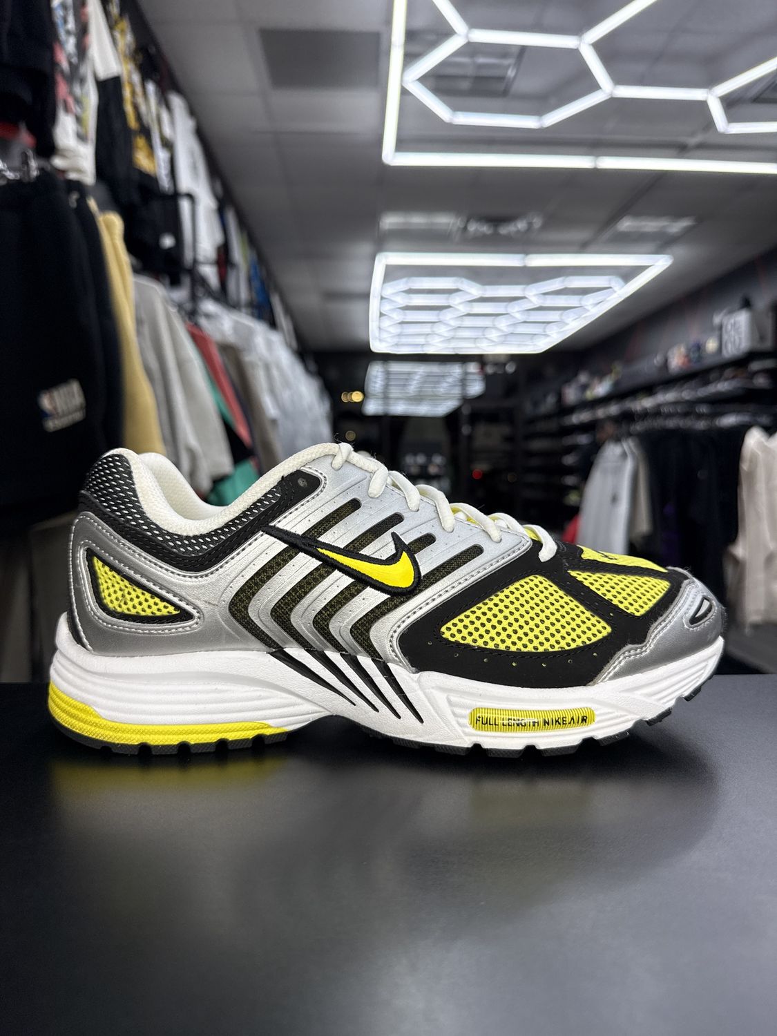 NIKE AIR PEG 2K5 “OPTI YLW”  (SZ 8.5w 7m)  USED/NO BOX