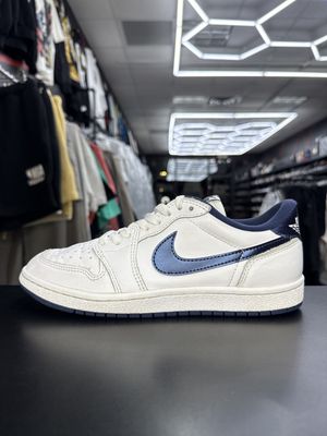 J1 LOW “METALLIC BLUE”  (SZ 7)  USED/NO BOX