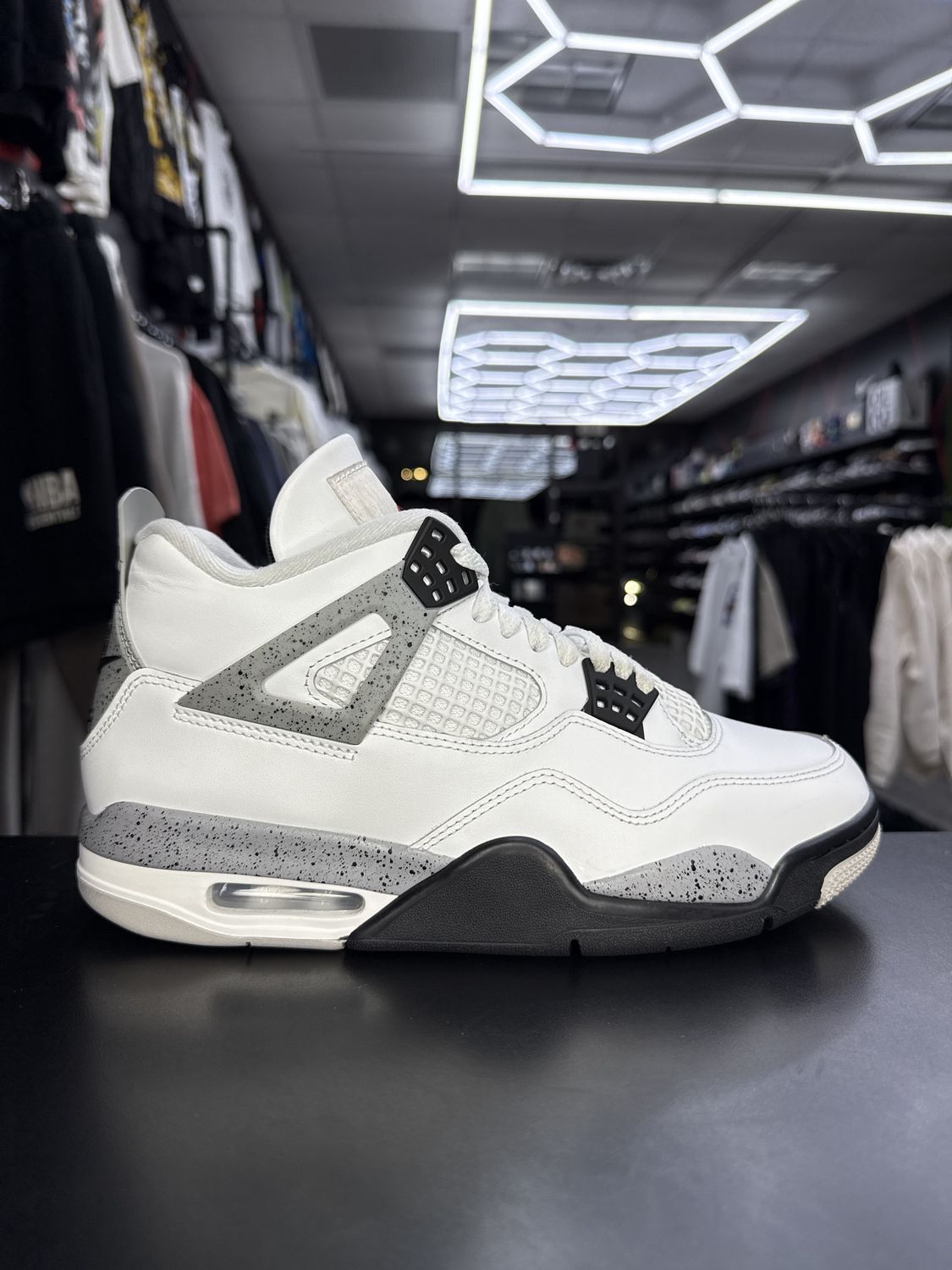 J4 “WHT CEMENT”  (SZ 8)  USED/OG ALL