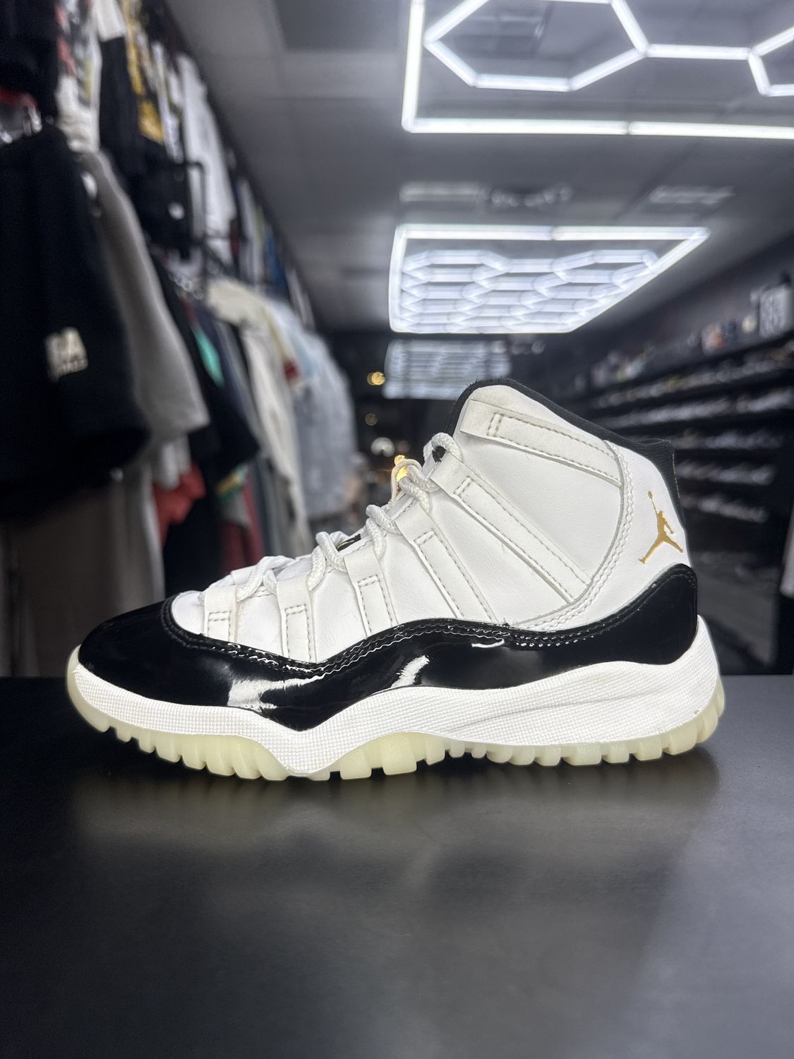 J11 “GRATITUDE”  (SZ 13c)  USED/OG BOX