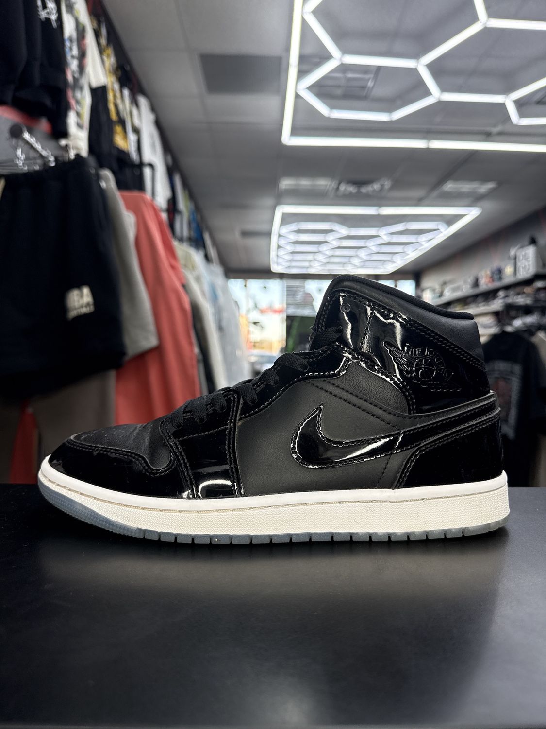 J1 MID “SPACE JAM”  (SZ 8.5)  USED/NO BOX