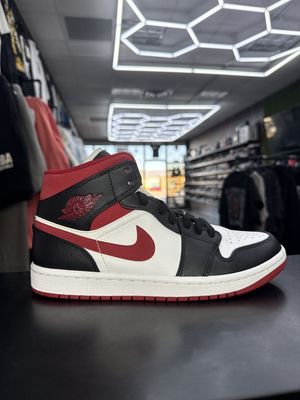 J1 MID “GYM RED”  (SZ 8)  USED/NO BOX