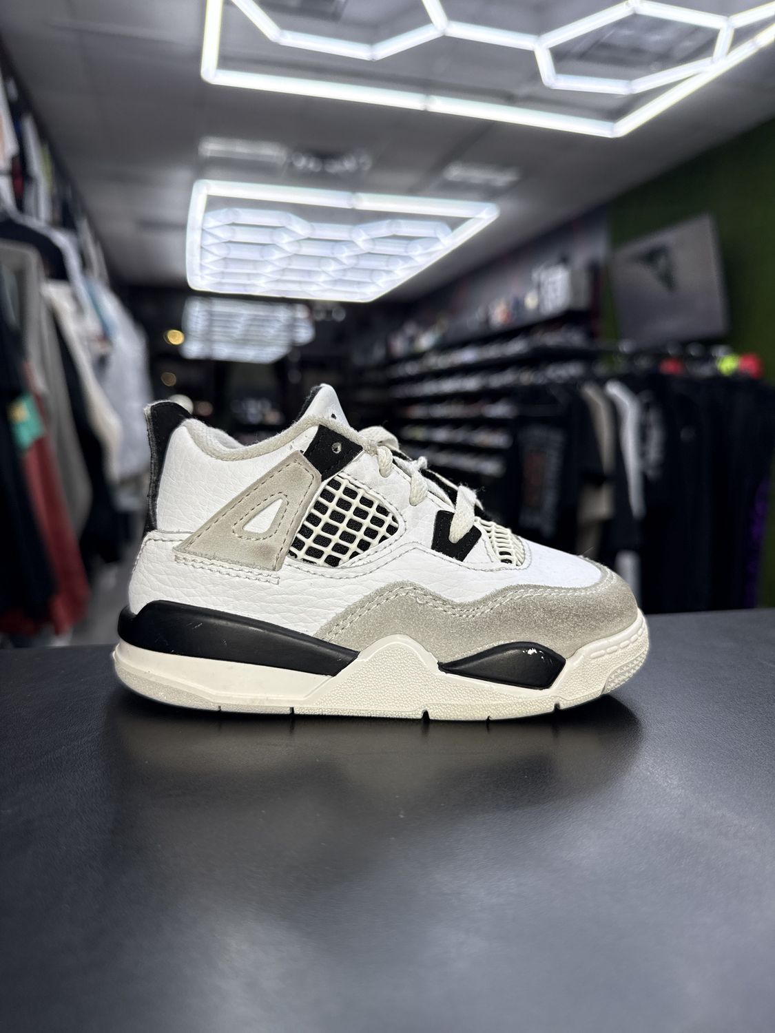 J4 “MILITARY BLK”  (SZ 7c)  USED/NO BOX