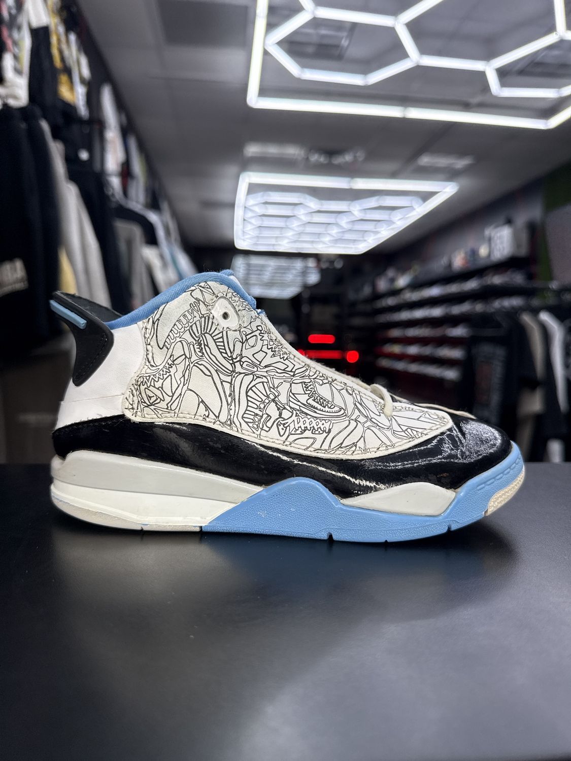 JORDAN 6 RING “WHT/BLUE”  (SZ 13.5c)  USED/NO BOX