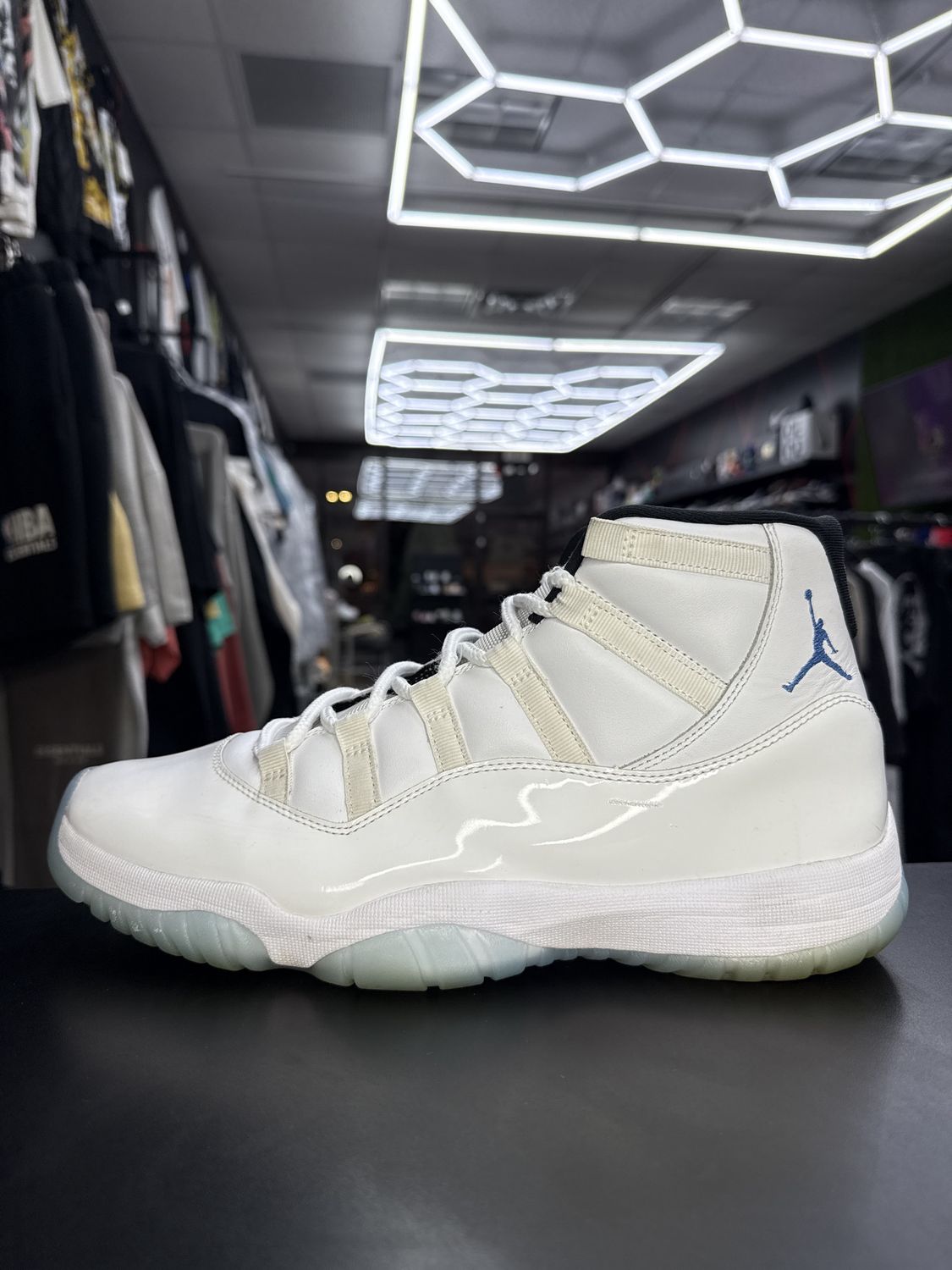 J11 “LEGEND BLUE”  (SZ 12)  USED/NO BOX