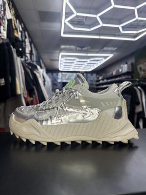 OFF-WHITE ODSY-1000  “SILVER”  (SZ 7)  USED/OG BOX