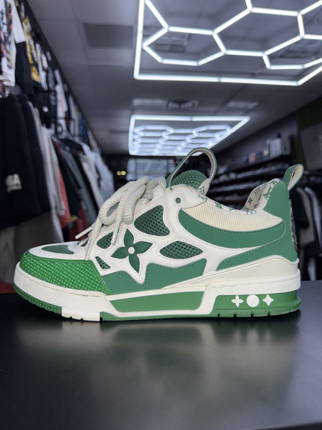 LOUIS VUITTON LV SKATE  “GRN/WHT”  (SZ 10.5US)  USED/NO BOX