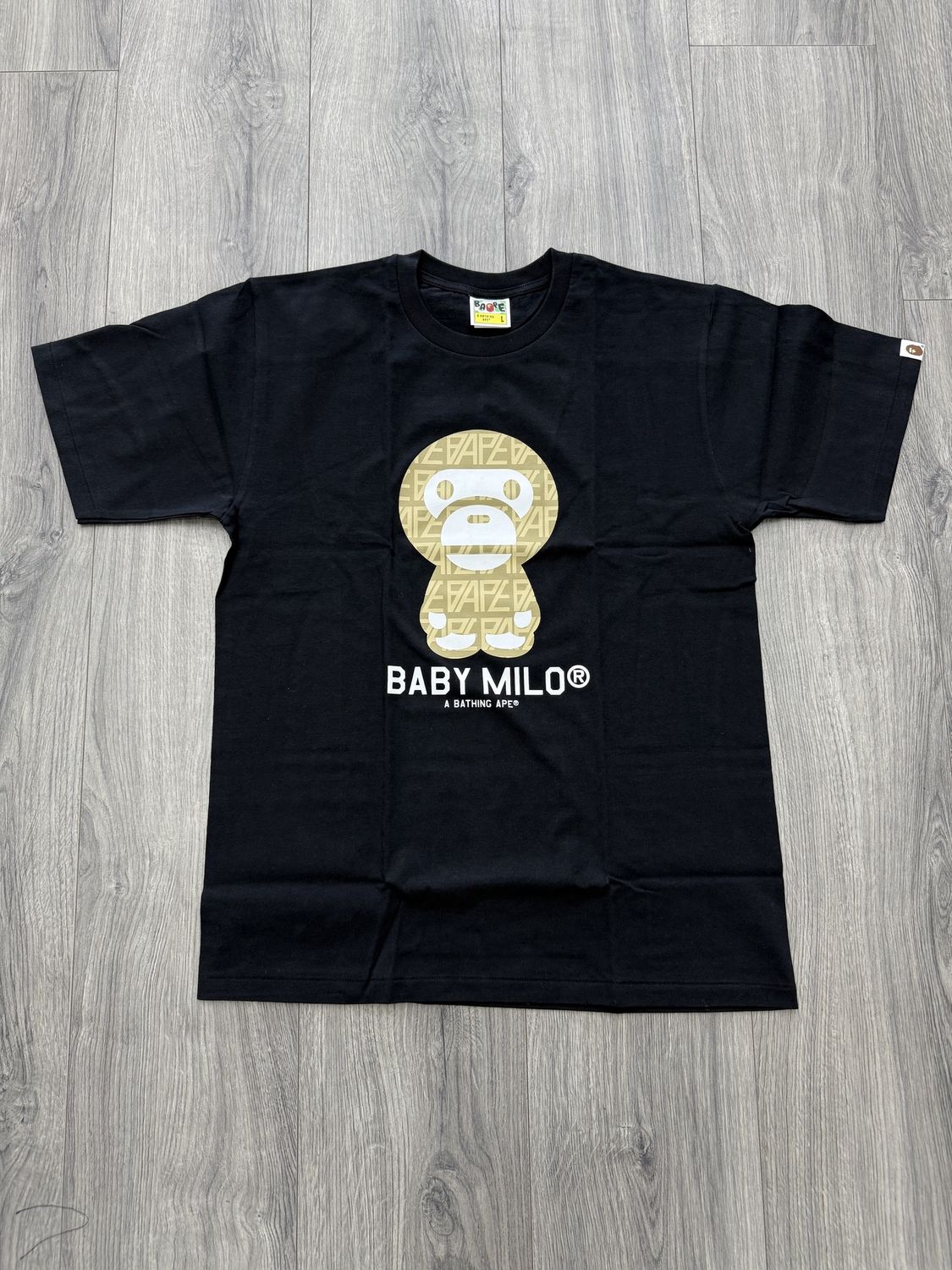 BAPE TEE “BLK/BABY MILO”   (LARGE)  NEW