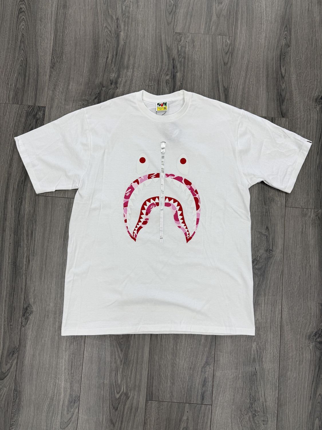 BAPE TEE “WHT/PINK SHARK”   (2XL)  NEW
