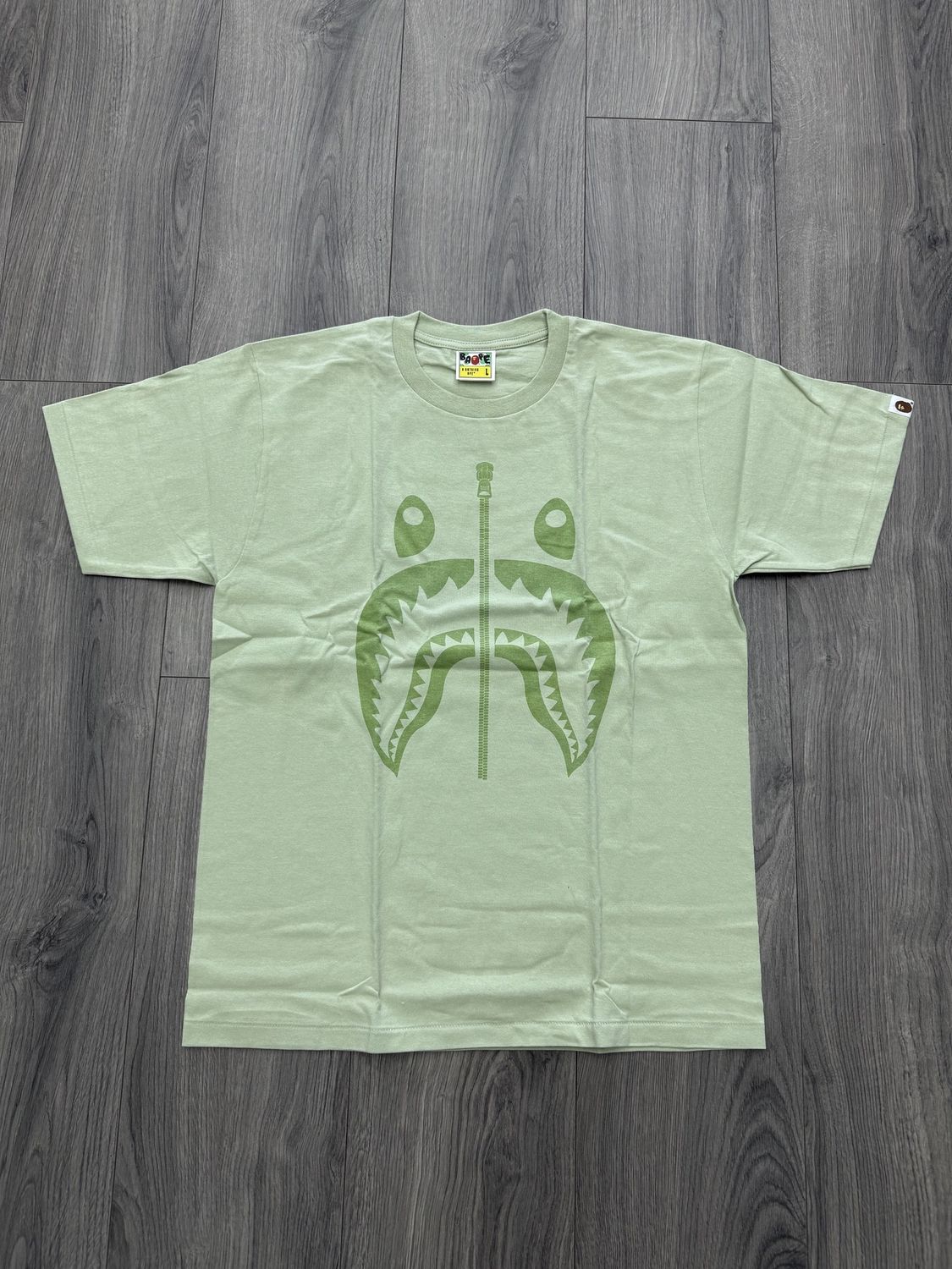 BAPE TEE “GRN/GRN SHARK”   (LARGE)  NEW