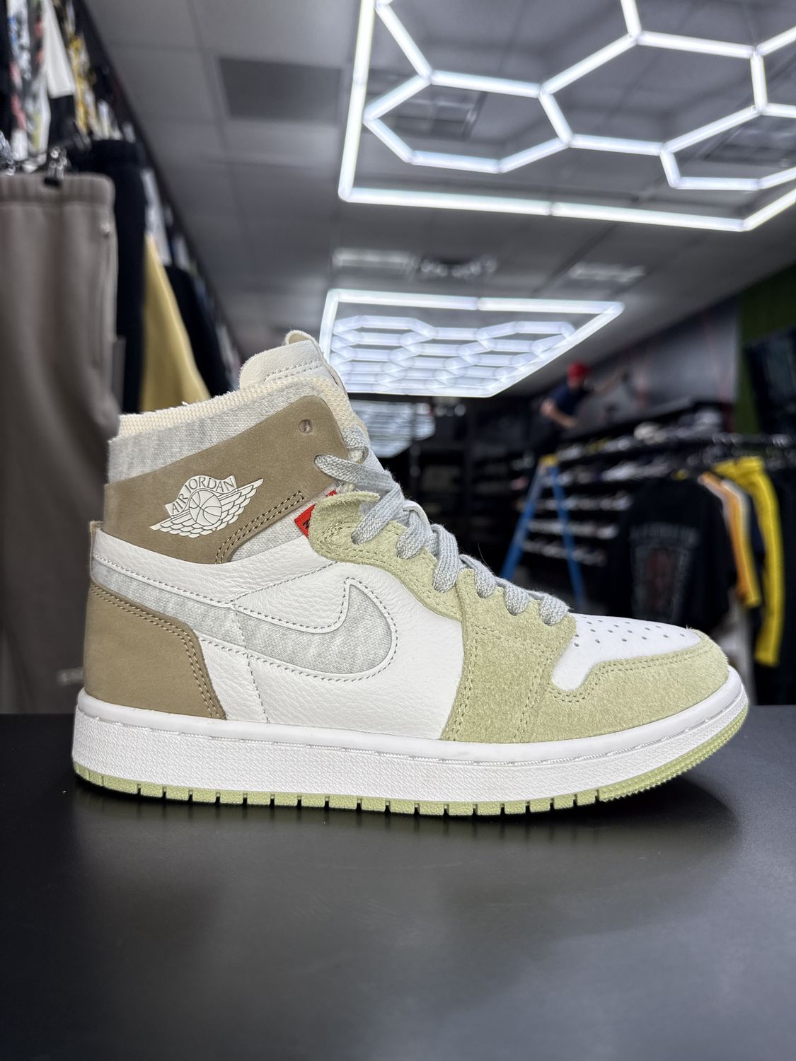 J1 AIR ZOOM CMFT  “OLIVE AURA”  (SZ 5.5W / 4Y)  USED/OG ALL