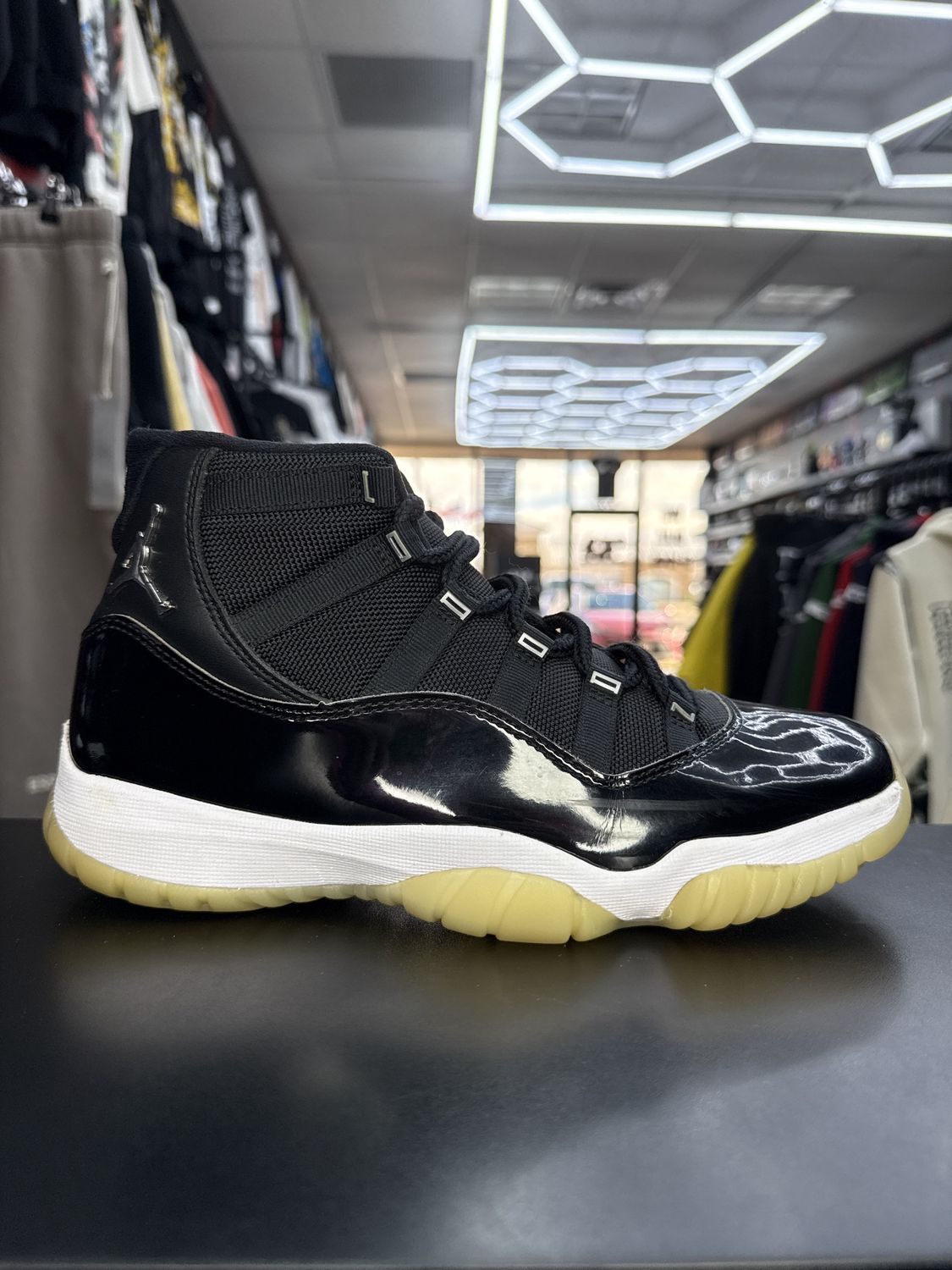 J11 “JUBILEE”  (SZ 8)  USED/NO BOX