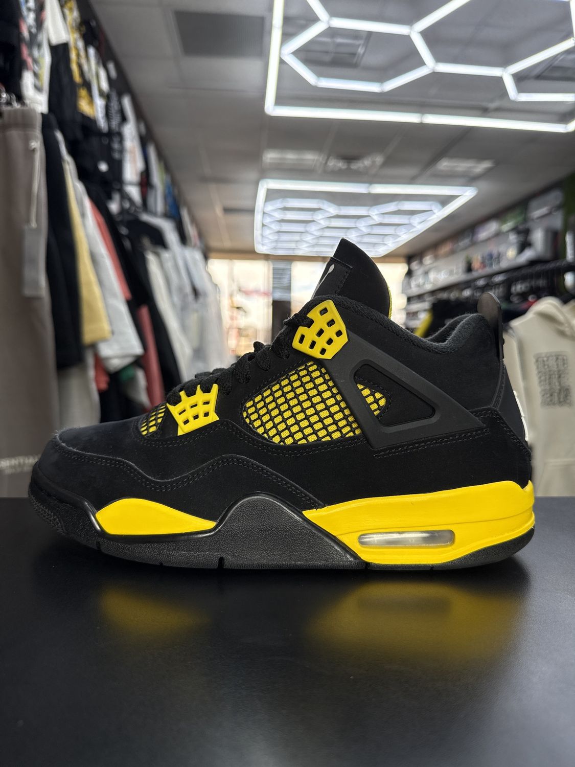 J4 “YLW THUNDER”  (SZ 8)  USED/NO BOX