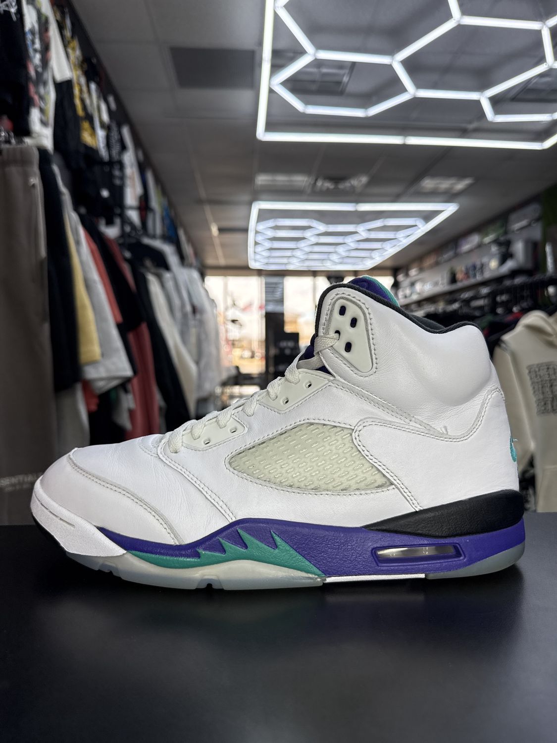 J5 “GRAPE”  (SZ 11)  USED/NO BOX
