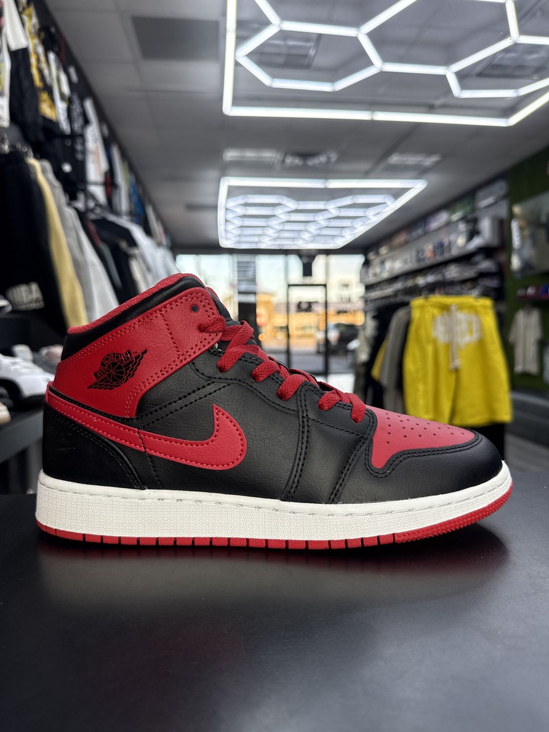 J1 MID “ALTERNATE BRED”  (SZ 6.5Y / 8W)  VNDS/ OG ALL