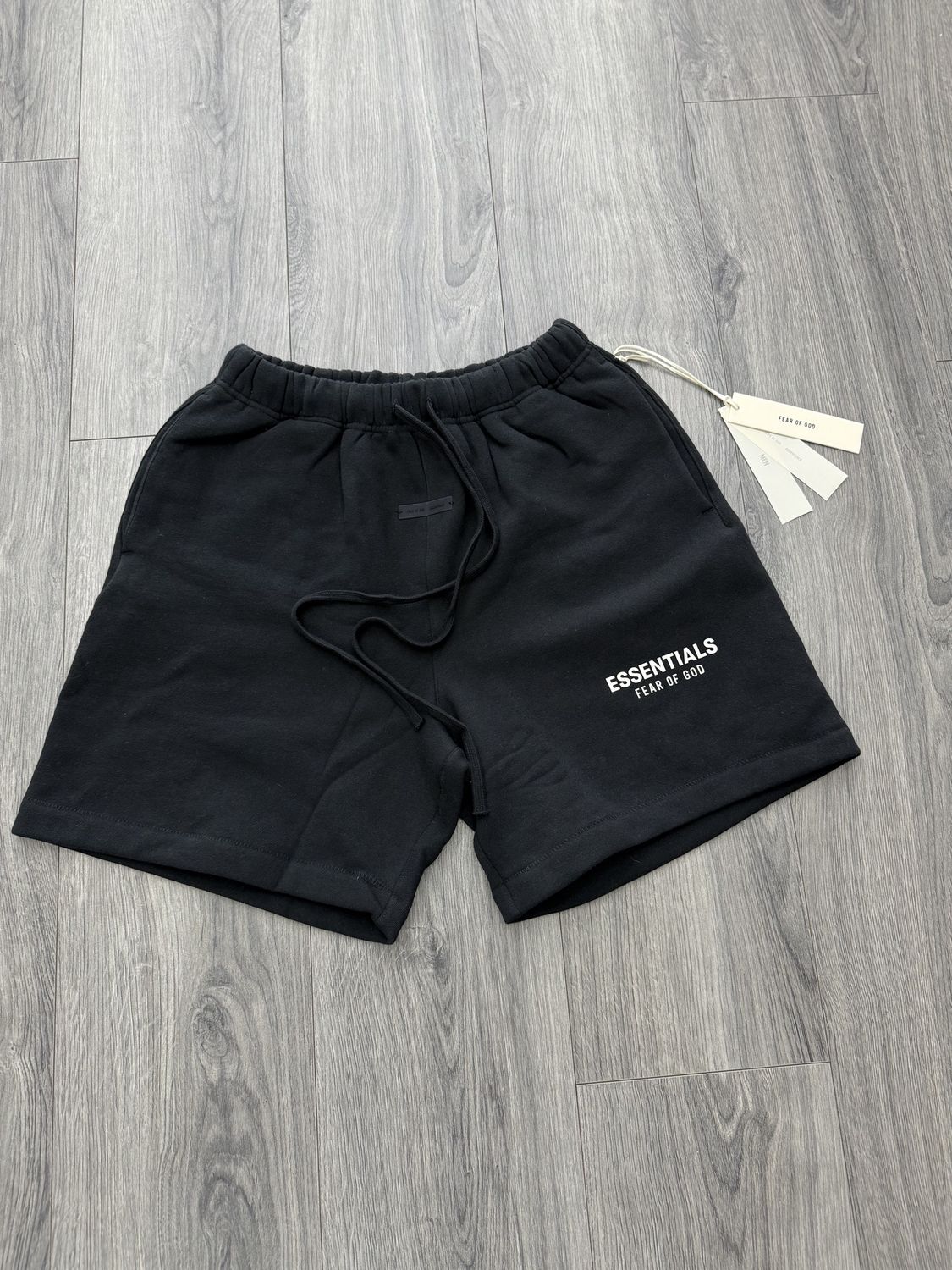 ESSENTIALS SHORT “JET BLK”  (SMALL)  NEW