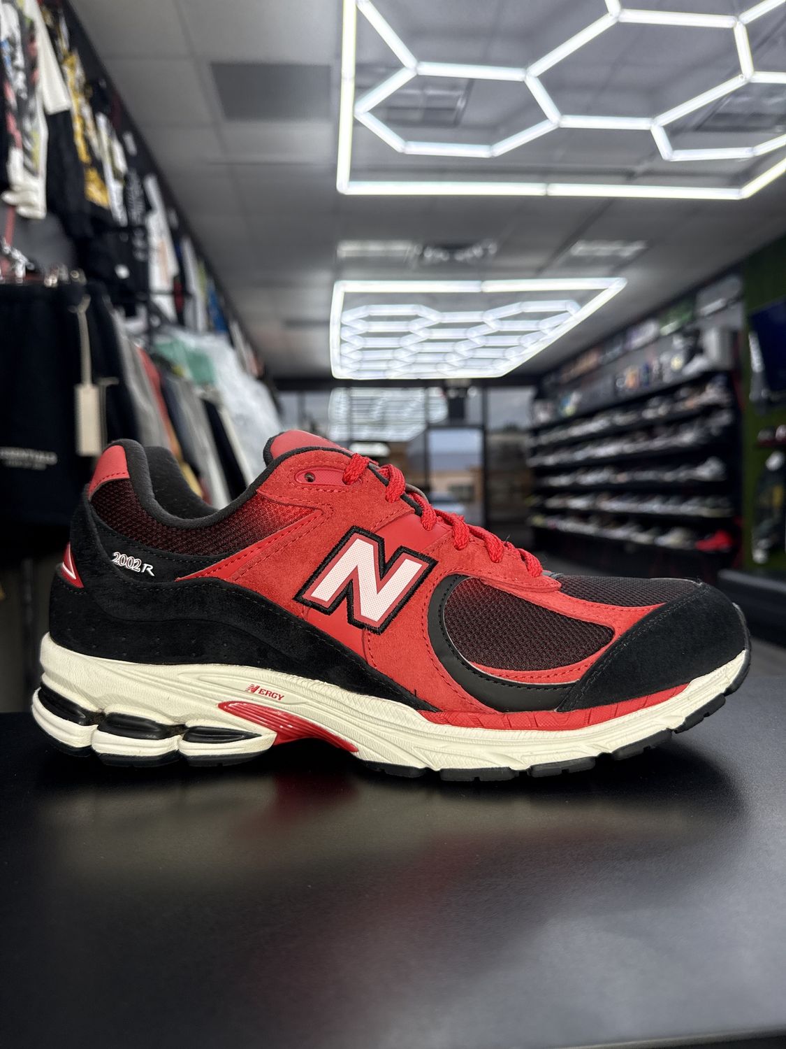 NEW BALANCE 2002r “RED/BLK”  (SZ 10.5)  USED/OG BOX