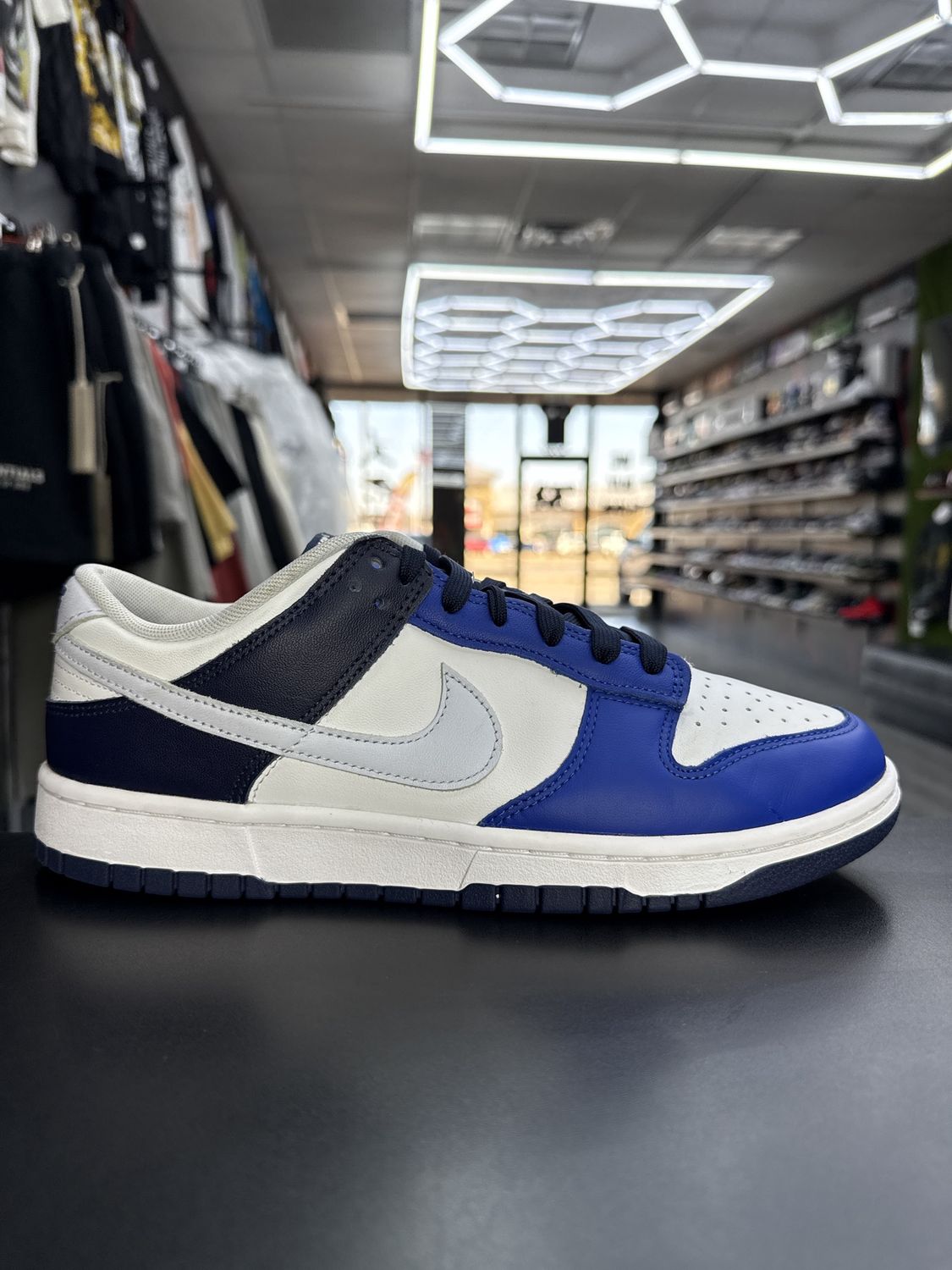 NIKE DUNK “GAME ROYAL”  (SZ 9.5)  USED/DAMAGED BOX