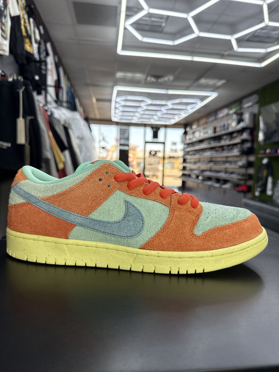 NIKE DUNK SB “ORANGE EMERALD RISE”  (SZ 12)  USED/OG BOX