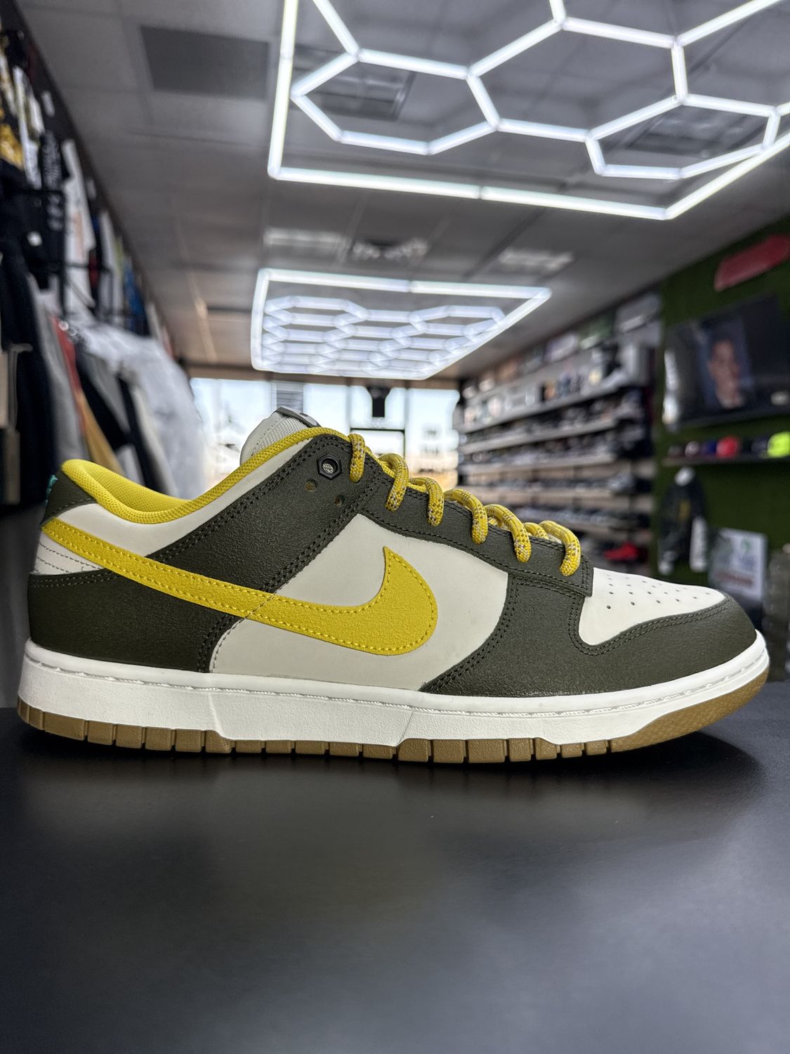 NIKE DUNK PREMIUM “KHAKI VIVID SULFUR”  (SZ 11)  USED/REP BOX