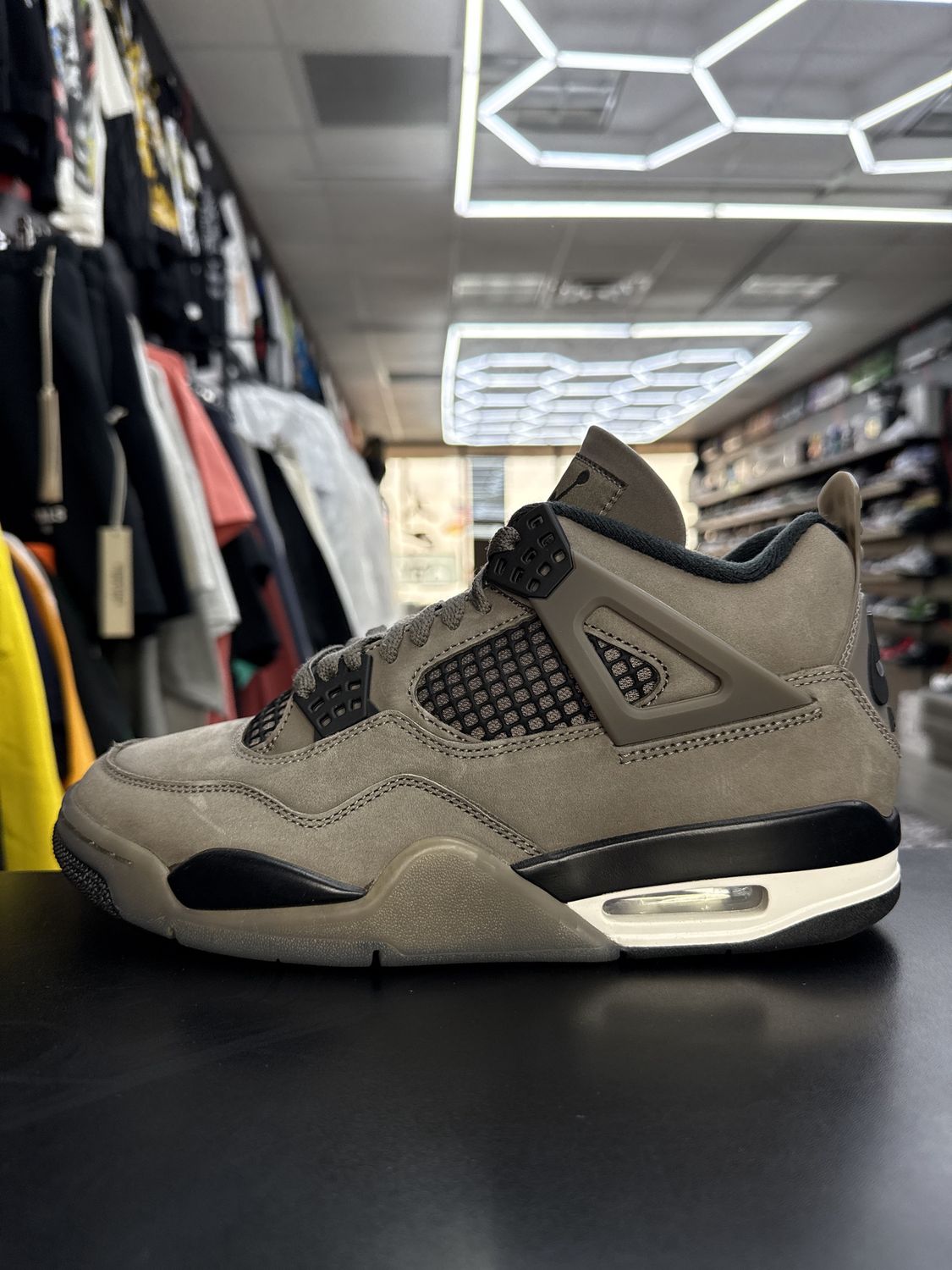 J4 “CAVE STONE”  (SZ 8)  USED/OG BOX