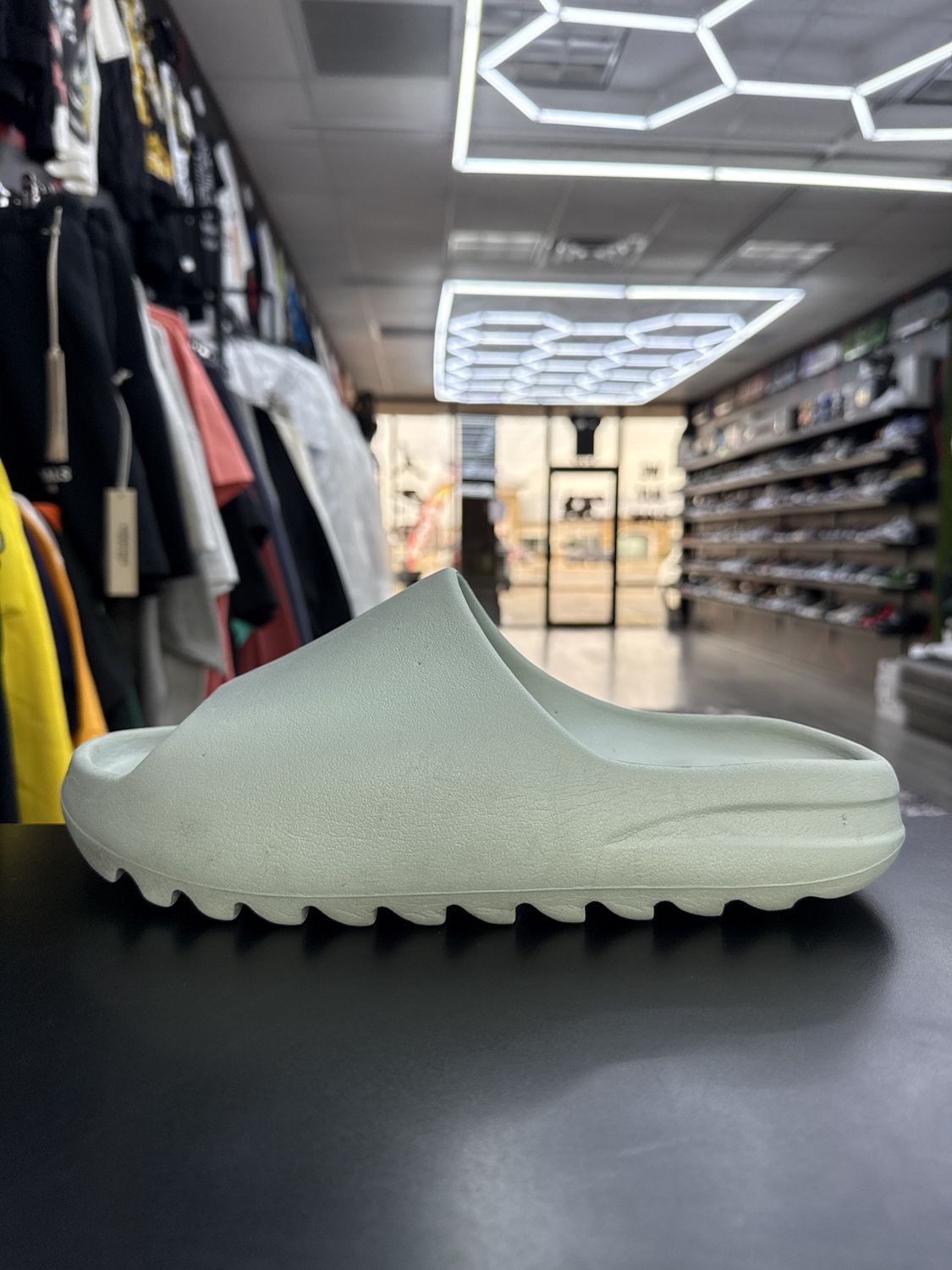 YZY SLIDE “SALT”  (SZ 11)  USED/OG BOX