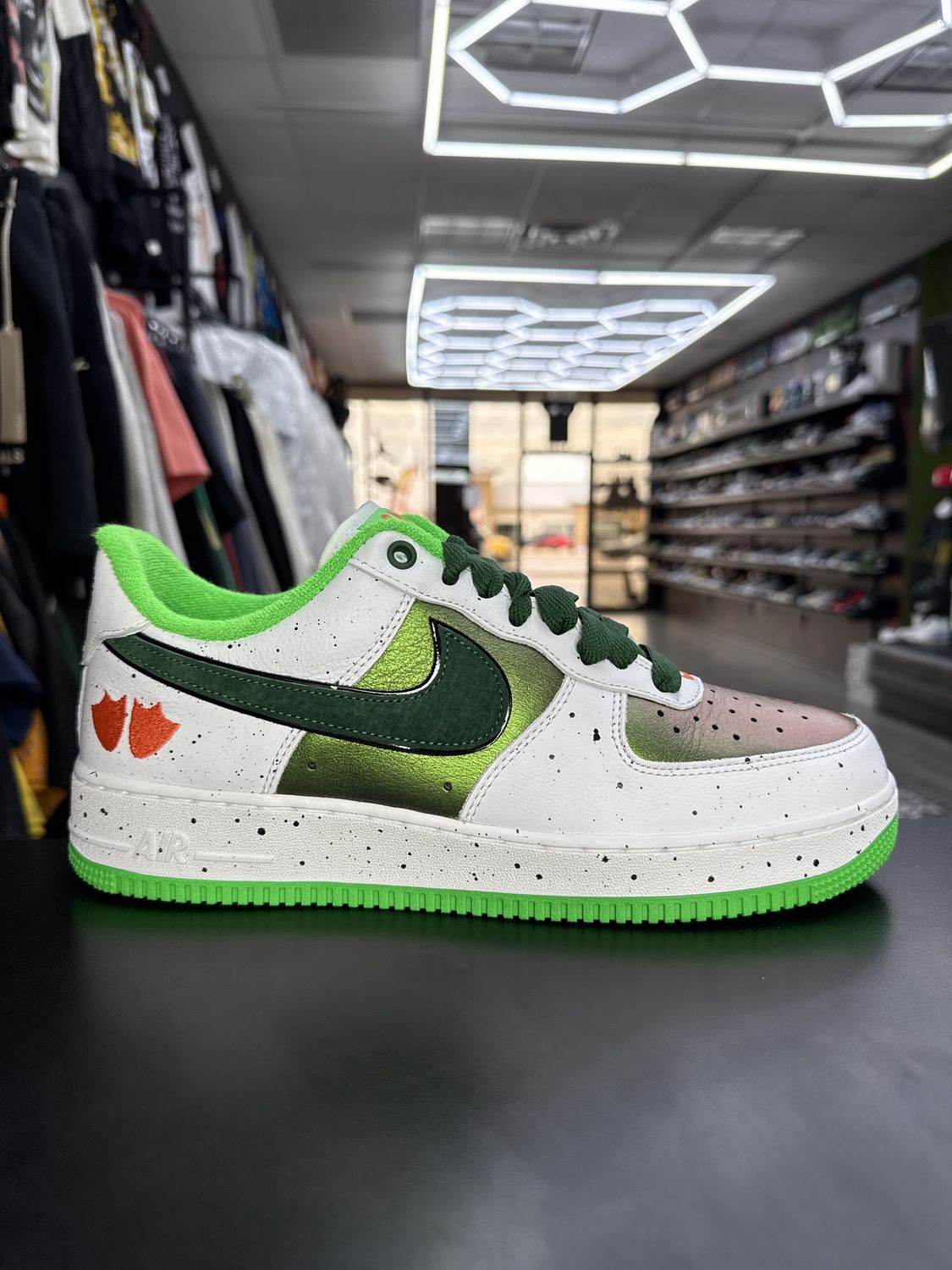 NIKE DUNK “DUCKS OF A FEATHER/ DUCK”  (SZ 10.5)  USED/OG ALL