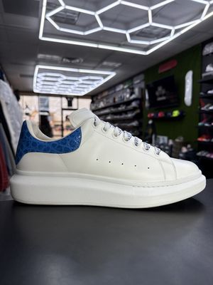 ALEXANDER MCQUEEN “BLUE/WHT”  (SZ 12US)  USED/OG BOX