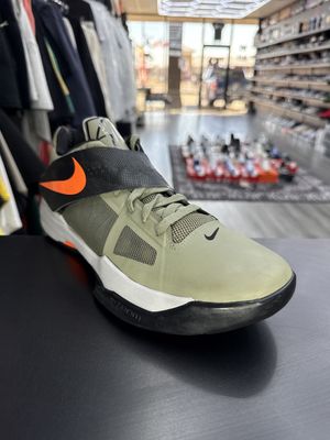 NIKE KD4 “UNDEFEATED”  (SZ 12)  USED/NO BOX