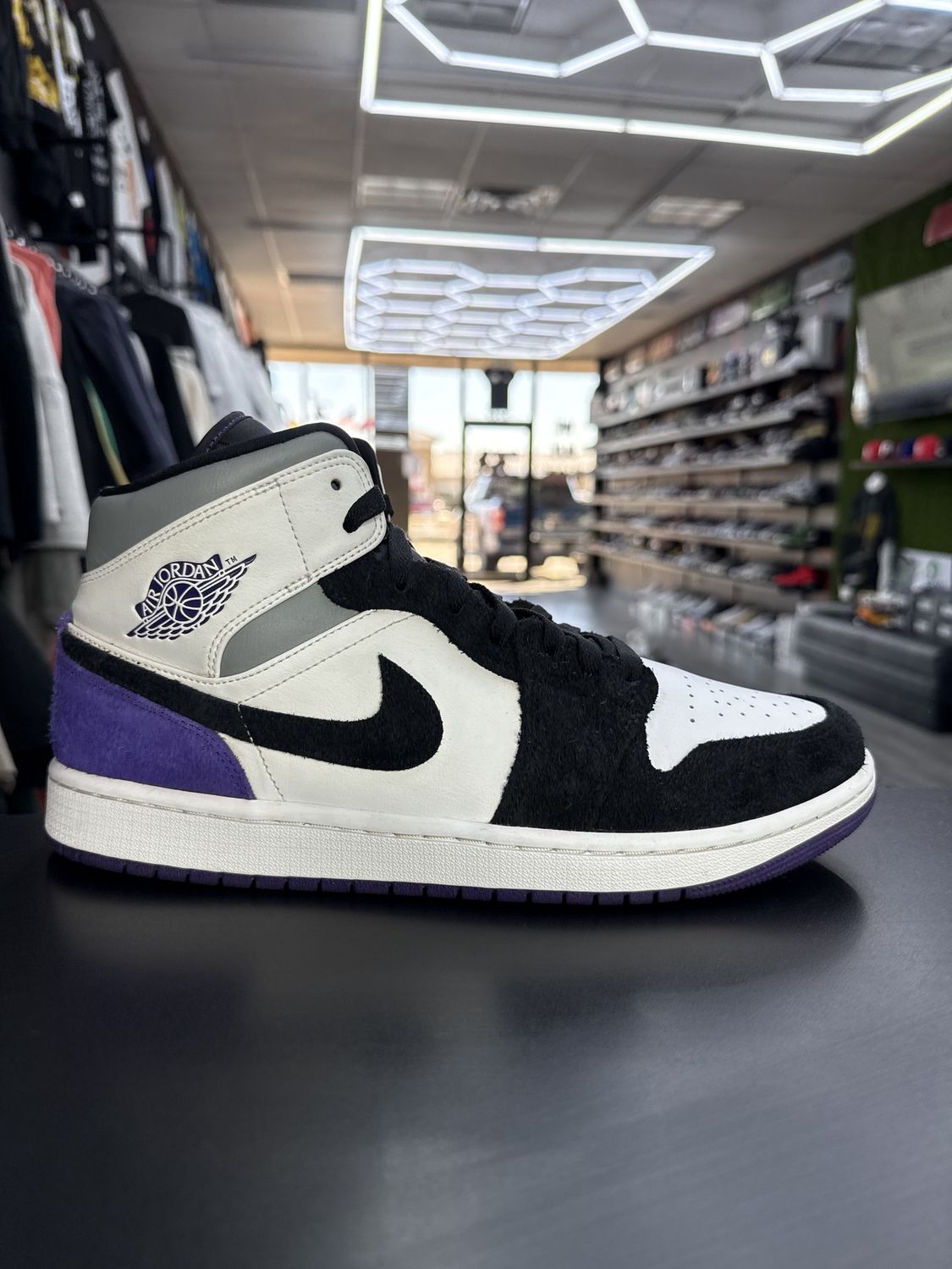 J1 MID SE “PURPLE”   (SZ 10.5)  USED/NO BOX