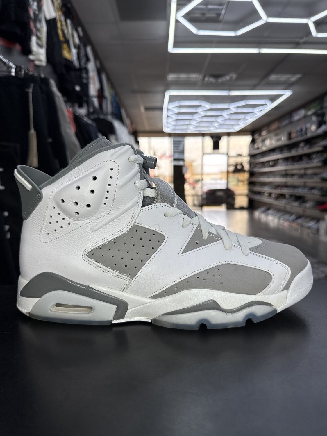 J6  “COOL GREY”  (SZ 10)   USED/NO BOX