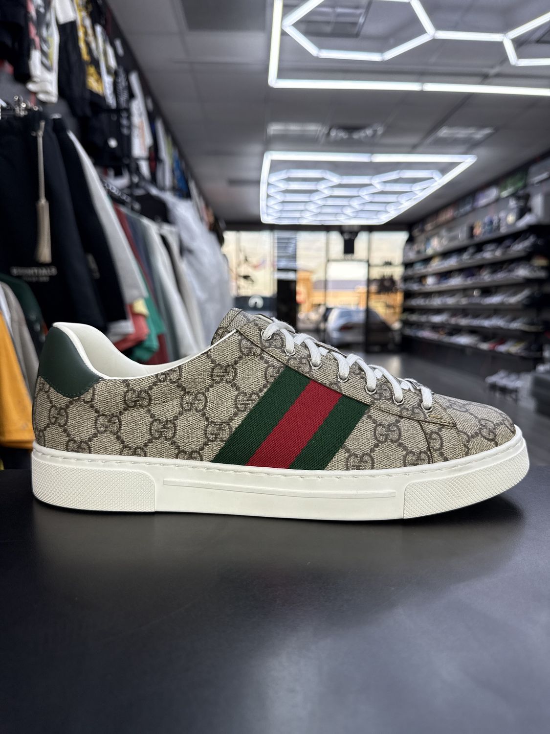 GUCCI ACE “BIEGE”  (SZ 10.5US)  WORN 1x/OG ALL