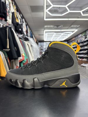 J9 “UNIVERSITY GOLD”  (SZ 9)  WORN 1x / OG BOX