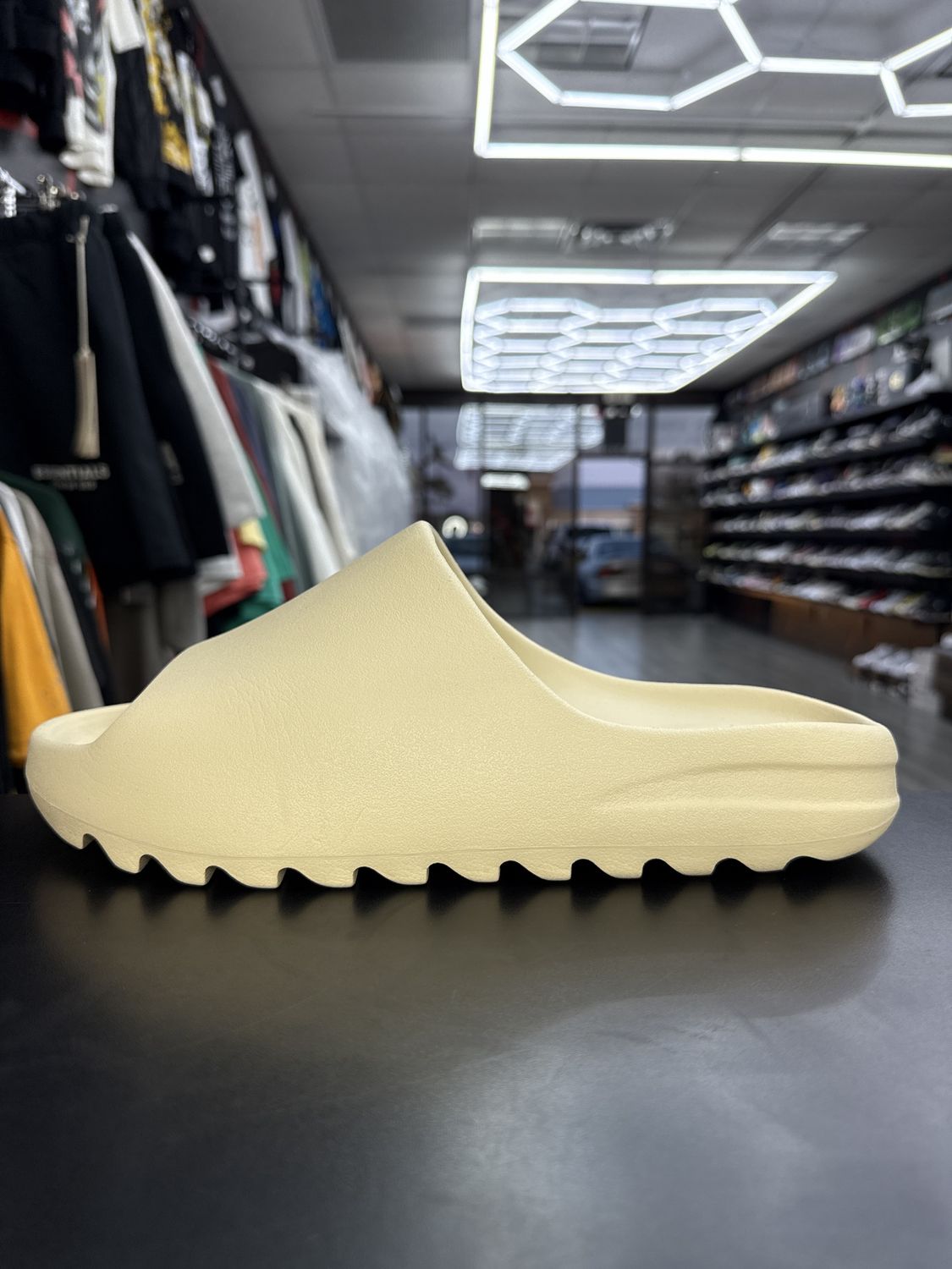 YZY SLIDE “BONE”  (SZ 12)  USED/OG BOX