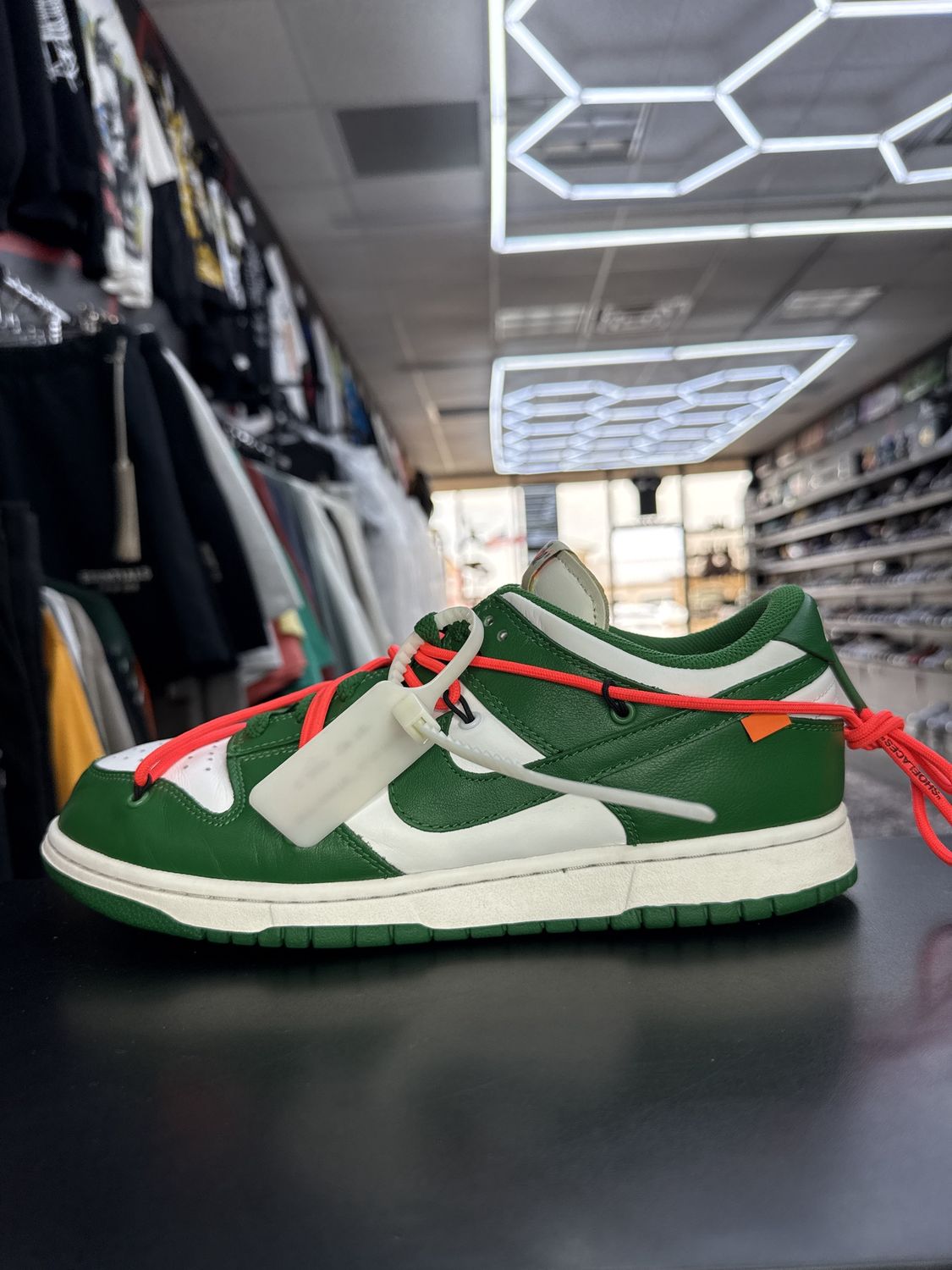 NIKE DUNK x OFF-WHITE “PINE GRN”  (SZ 10.5)  USED/OG ALL