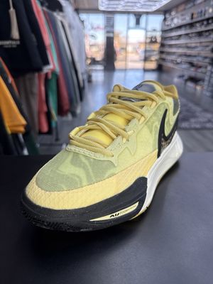 NIKE KYRIE 8 GO “CITRON TINT LEOPARD”  (SZ 6Y / 7.5W)  NEW/OG ALL