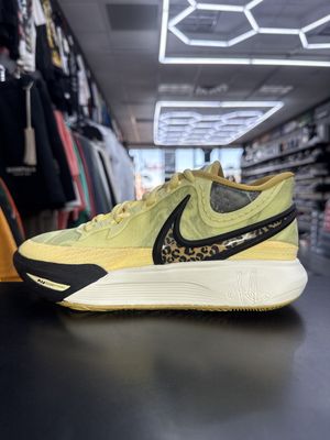 NIKE KYRIE 8 GO “CITRON TINT LEOPARD”  (SZ 6Y / 7.5W)  NEW/OG ALL